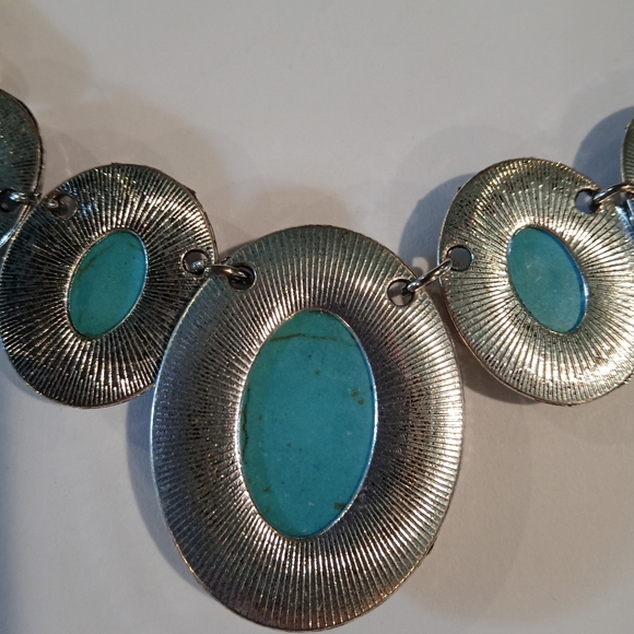 Beautiful Faux Turquoise Cabachon w Silver Choker Bib Statement Piece Necklace - Picture 5 of 8